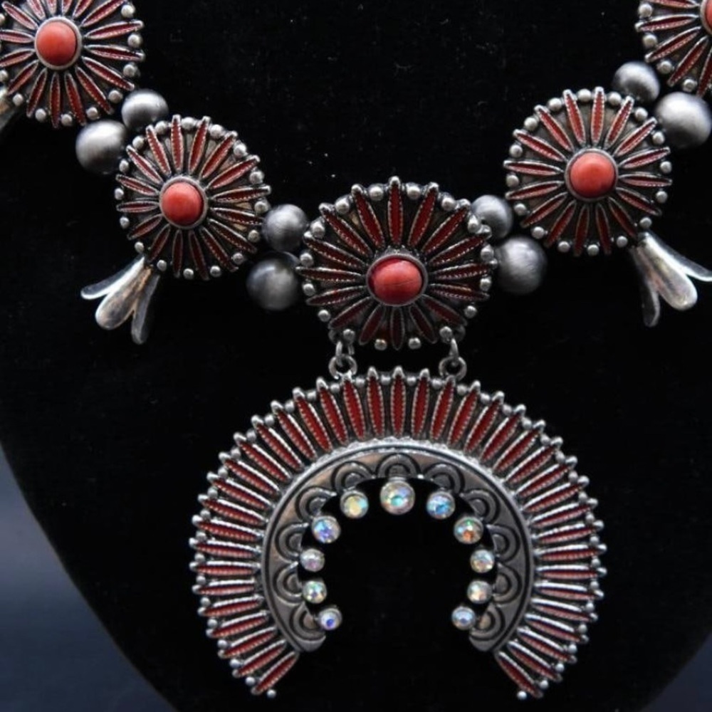SOUTHWEST STYLE SQUASH BLOSSOM NECKLACE‎ COSTUME JEWELRY